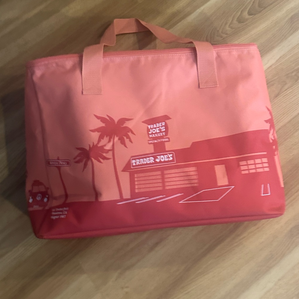 Trader Joe's  large peach Red and Pink Tote Bag insulated new no tags